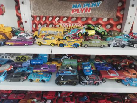 Ponúkam na predaj hot wheels, 