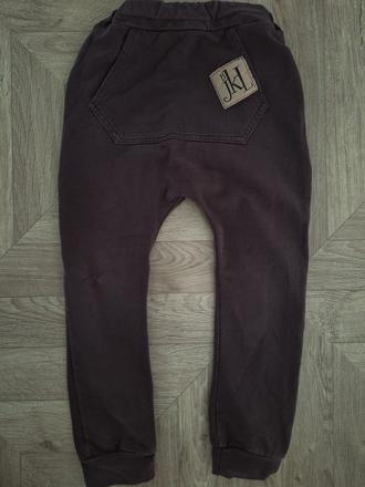 Jakalu tepláky, 110