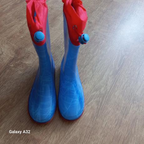 Gumáky spiderman, marvel,32