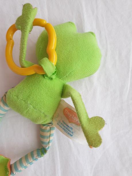 Vibrujúca žabka na naťahovacej stuhe, 