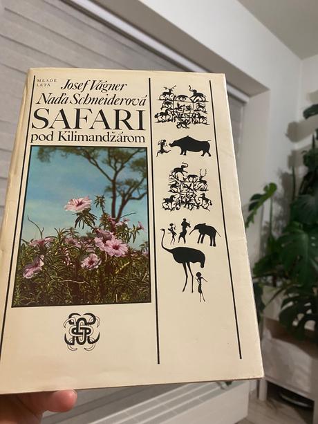 Krásna kniha o afrike safari pod kilimandžárom,