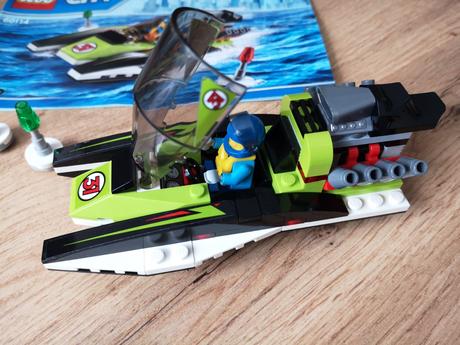 Lego city 60114 pretekársky čln, 
