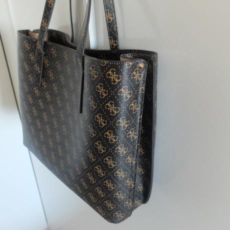 Kabelka guess, guess