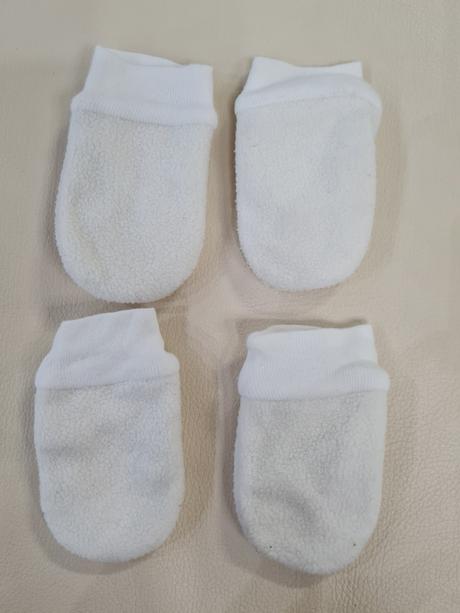 Rukavice pre bábätko, 62