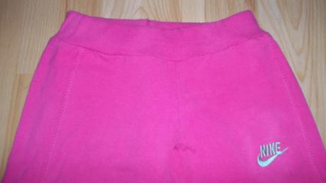 Pekné tepláčky, nike,104