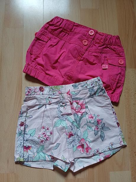 Krásne kvetované šortky v.86 / 12-18mes, 86