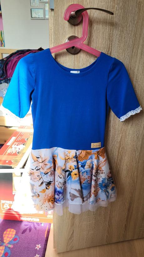 Slavnostne saty 110 a 134, 110