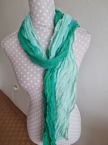 Dúhový krčený šál, 