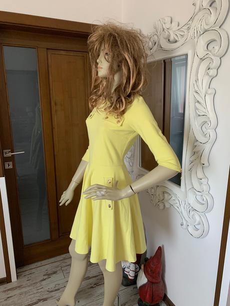 Zlte saticky medolina, piazza italia,s