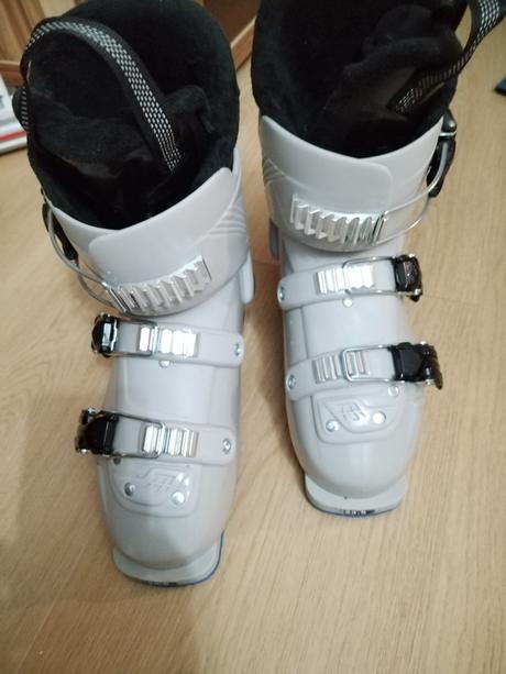 Lyžiarky, tecnica,37