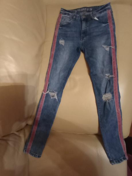 Ponúkam dievčenské rifle, gate,34