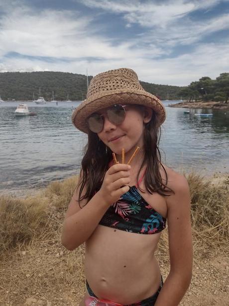 Klobúk s retiazkami 128/140, takko,104