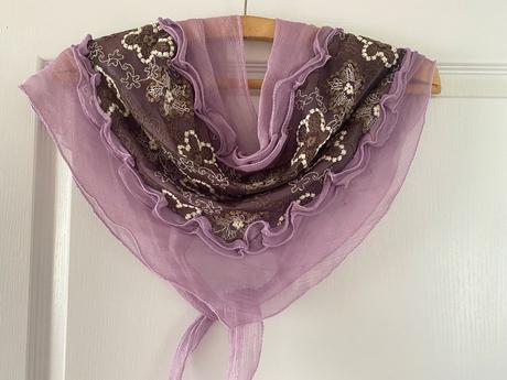 Levanduľová šatka, 