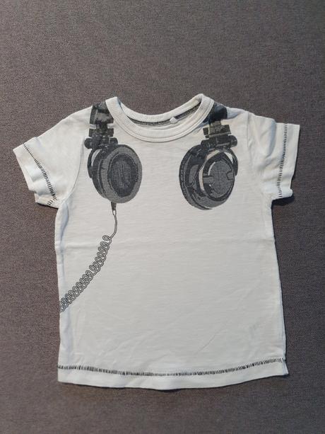 Tričko so slúchadlami, next,74