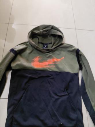 Predam mikinu nike, nike,m