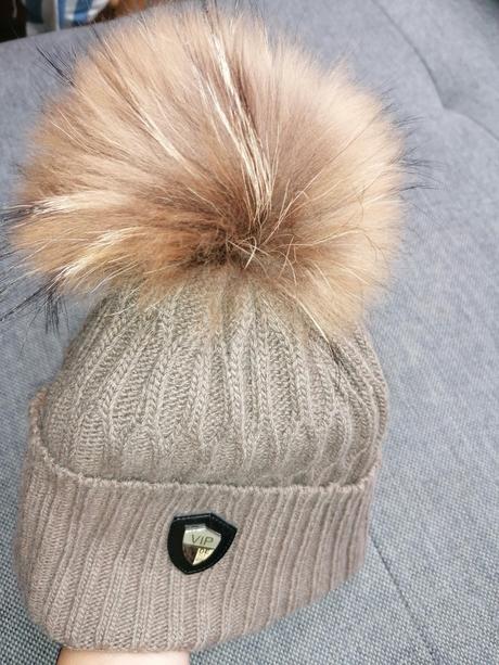 Čiapka s pravou kožušinou, 56