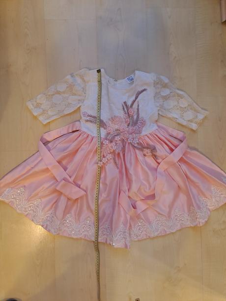 Slávnostné šaty, 122