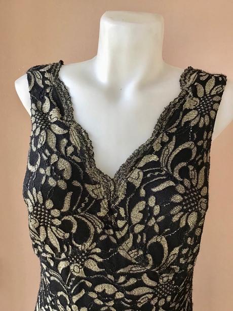 Čierno zlate šaty peacocks, 40