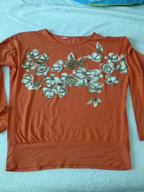 Krásne tričko s kvietkami m/l, m