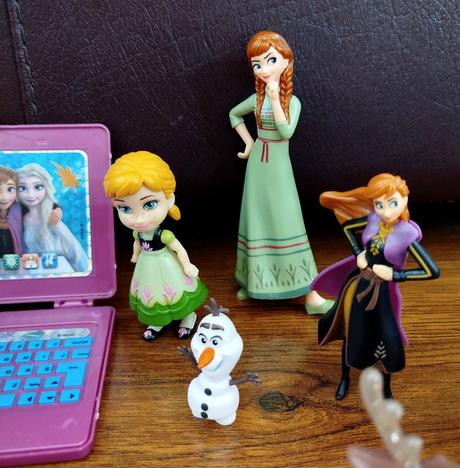 Zbierka figúrok frozen anna a elsa,