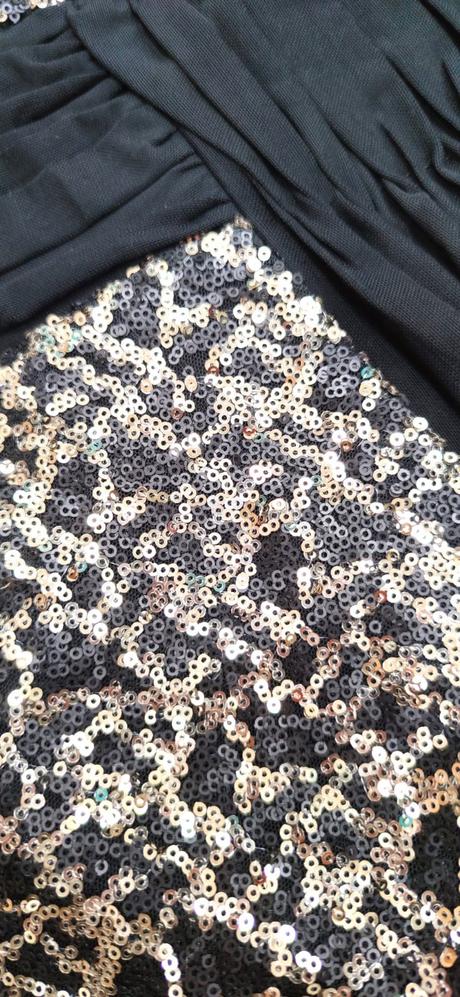 Krasne trblietave saty zn. boohoo, 34