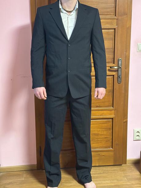 Pánsky oblek tmavý prúžkovaný, m