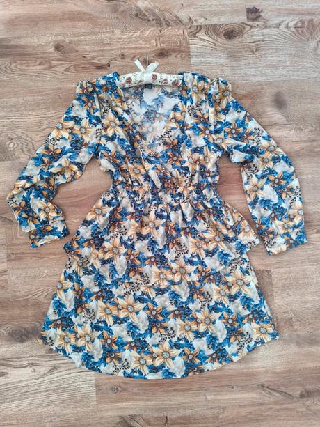 Kvietkované šaty, m