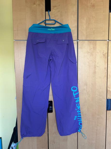 Športové nohavice, 40