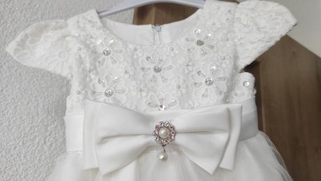 Slávnostné šaty, 80