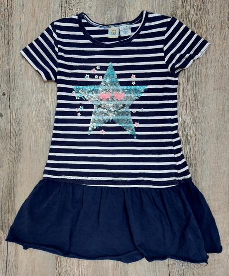 Pásikavé šaty s hviezdičkou, 116