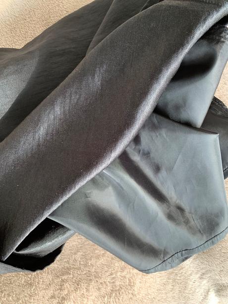 H&m cierne jemne lesklé šaty vel. 5-6, h&m,116