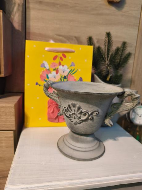 Dekorácia kovový kalich,