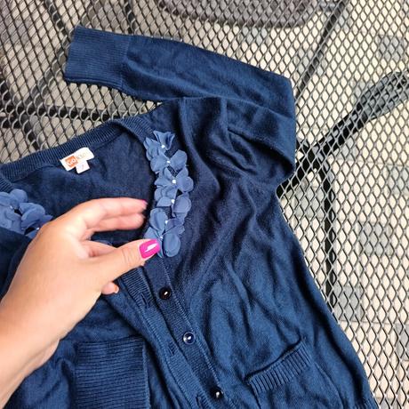 Krásny svetrík s kvetinkami, 122