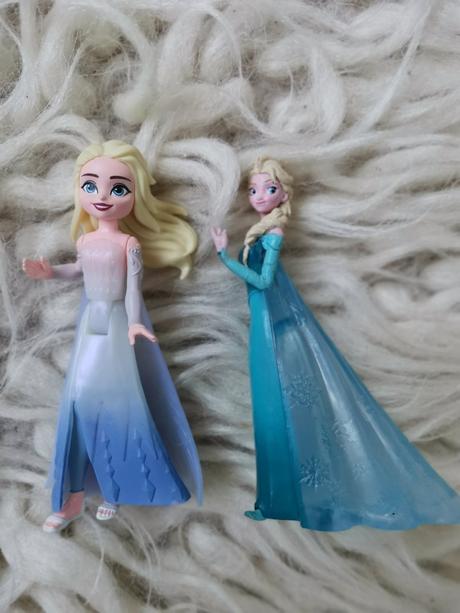 Figurka elsa na tortu,