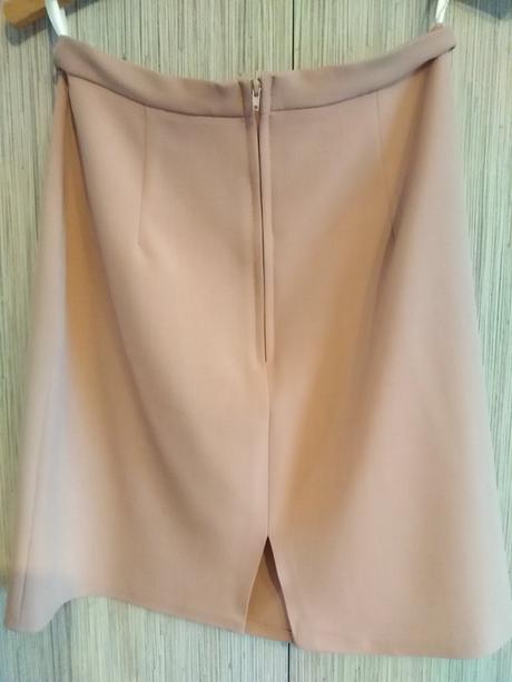 Sukňový kostým, m