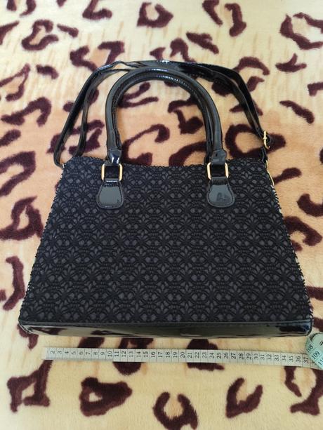 Čierna kabelka michael kors, trochu ošúchané boky,, michael kors