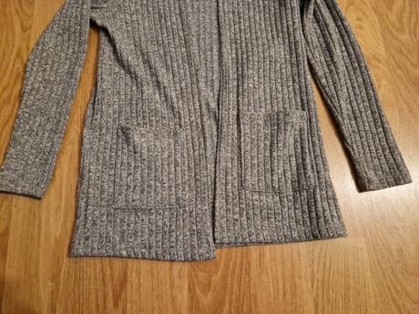 Sveter sivý, h&m,146