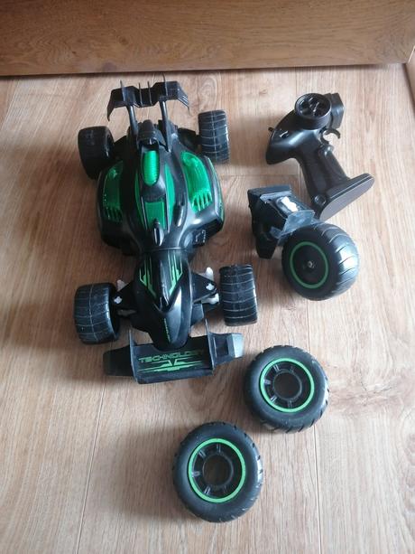 Auto na ovládanie technology,