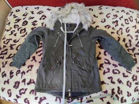 Zelena vetrovka , velmi malo nosena, l