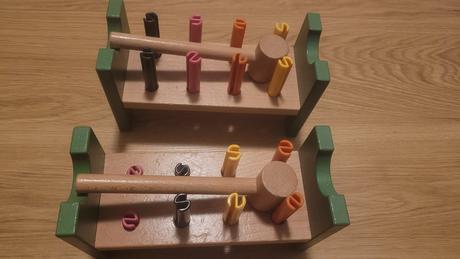 Drevená zatlkacka ikea mula dvojicky,