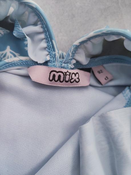 Dievčenské plavky, 86