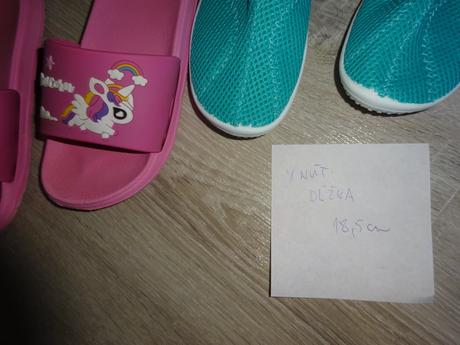 Topanky do vody a šlapky, 30