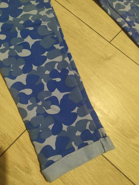 Tepláky pudlove, 122