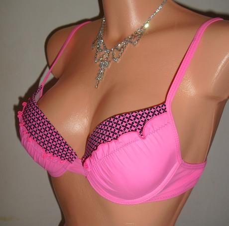 Romanticky bikiny vrsok, 36