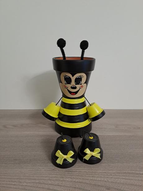 Kvetináč včelička,