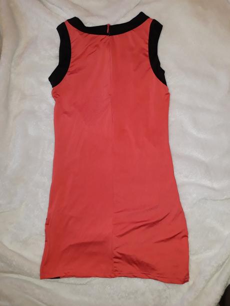 Zostihlujuce mini saty/top, s