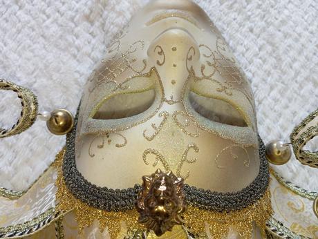 Benátska maska so zvončekmi, 