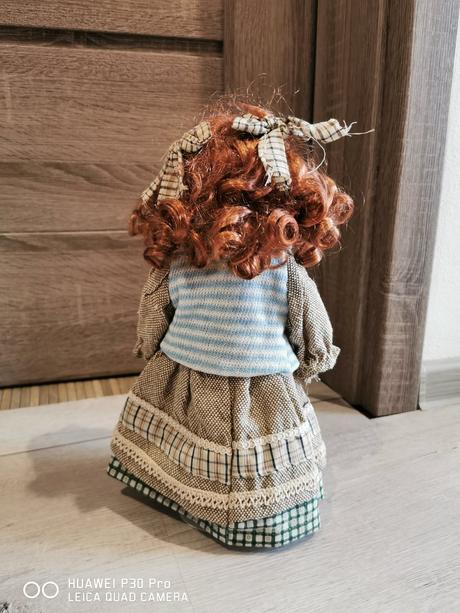 Porcelánová bábika, 