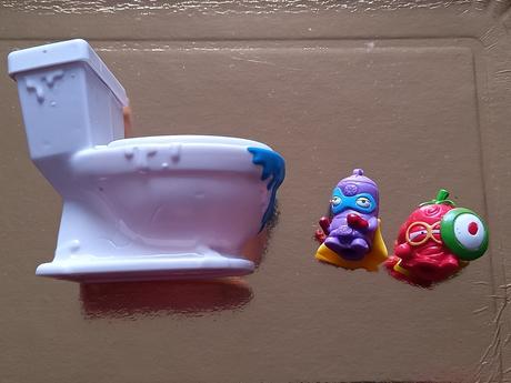 Záchod a 2x záchodová postavička, 