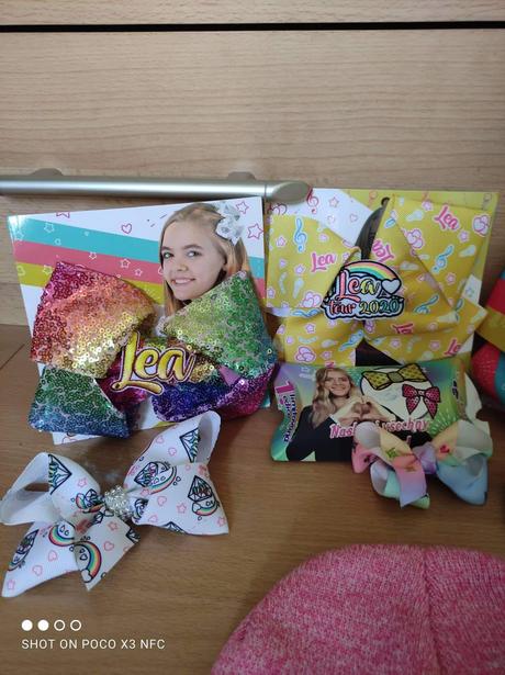 Mašle a čiapka lea, l